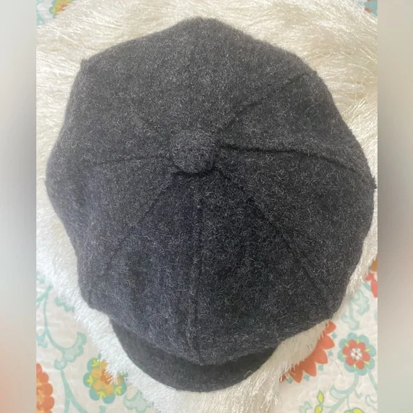 Classic Gray Wool Newsboy Cap - Picture 2 of 5